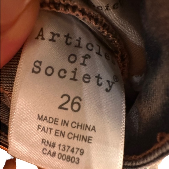 Articles of Society Carly destructed crop skinny - Picture 3 of 4